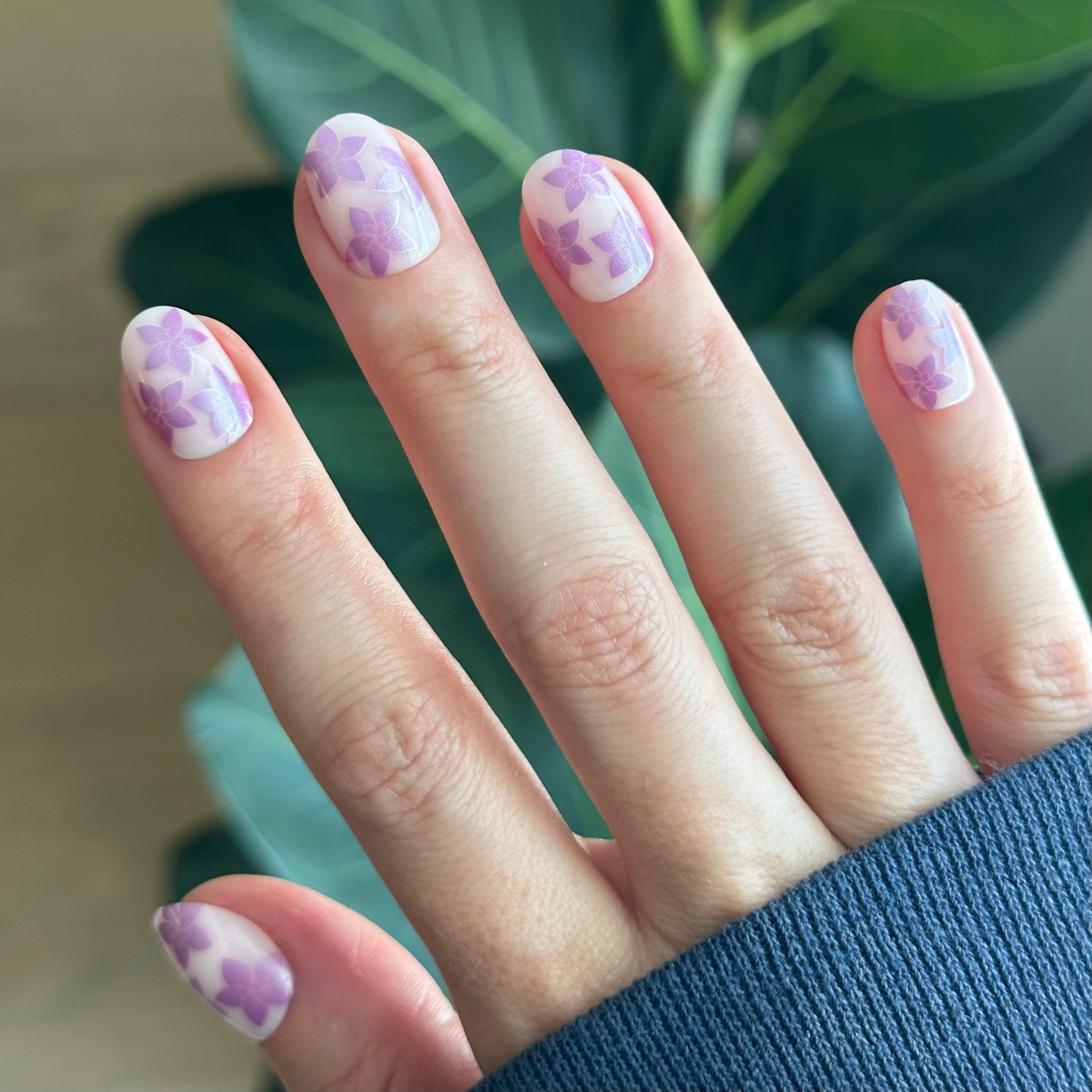 Chrome Petal Party - Press-On | Extra Short | Round – Olive and June
