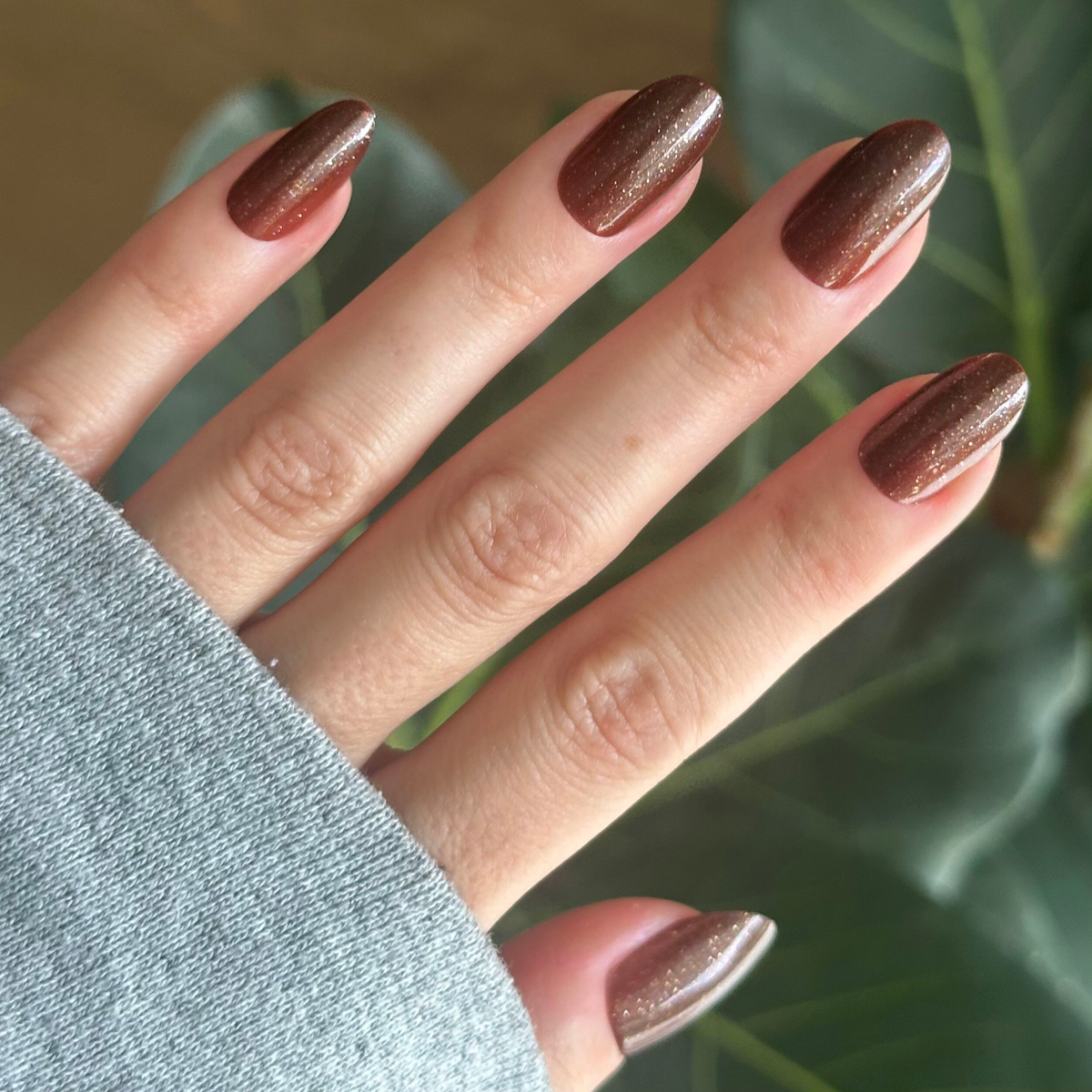 Museum Date - Press-On | Medium | Oval – Olive and June