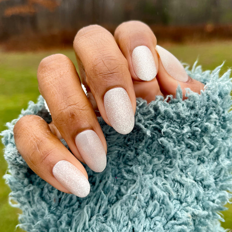 picture of Platinum Velvet - Press-On | Medium | Oval