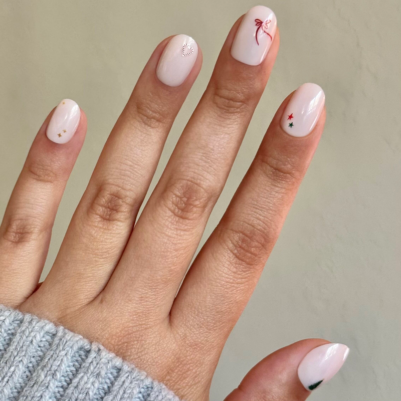 picture of All Out Christmas Minimalist - Press-On | Extra Short | Round