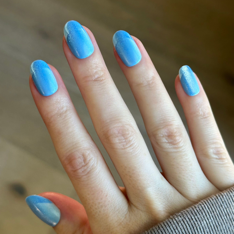 picture of Axolotl Velvet Illusion French - Press-On | Short | Round