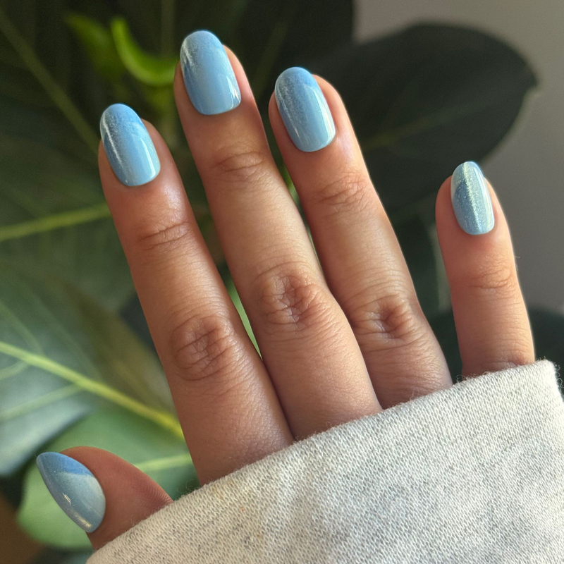 picture of Axolotl Velvet Illusion French - Press-On | Short | Round