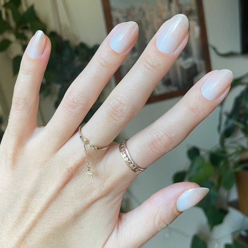 picture of Pink Glitter Gradient - Press-On | Medium | Oval