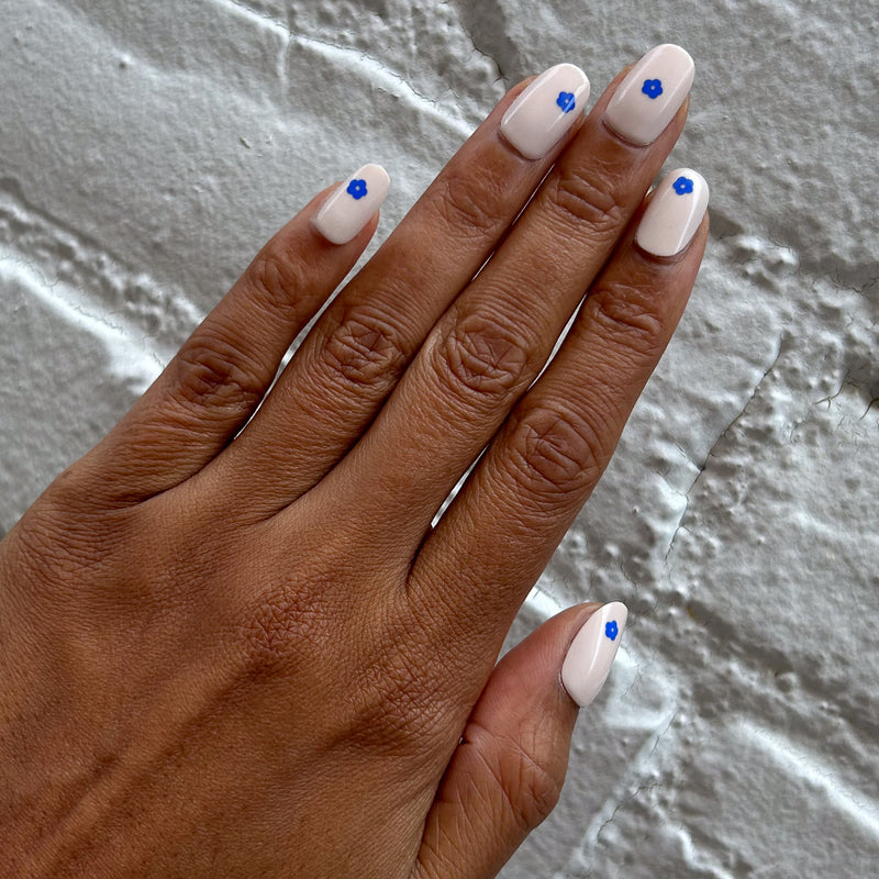 picture of Mod Flowers | Short | Round - Tab Press-On