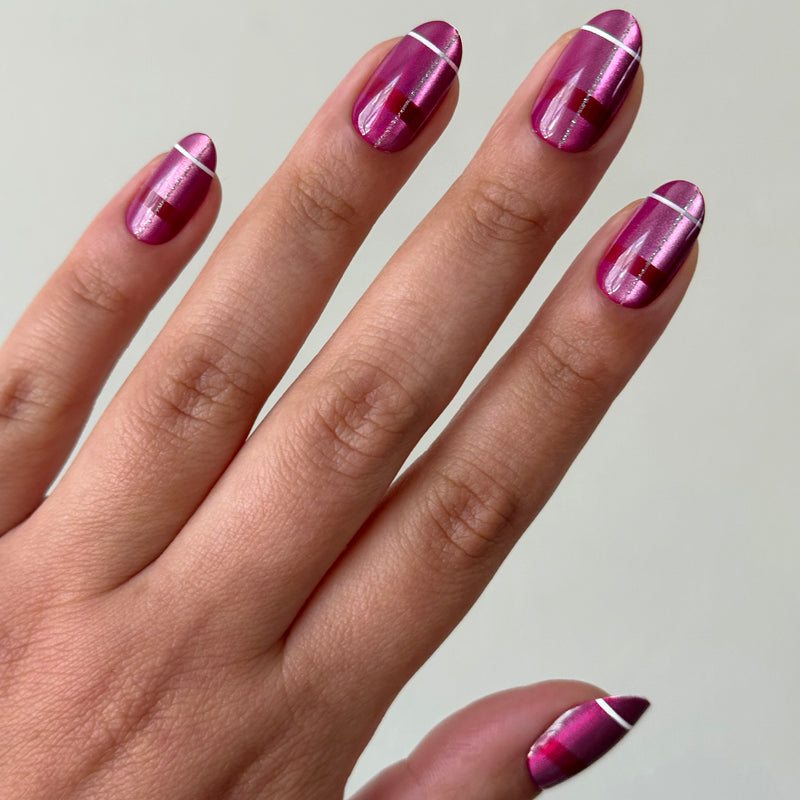 Berry Plaid Velvet - Press-On | Medium | Oval