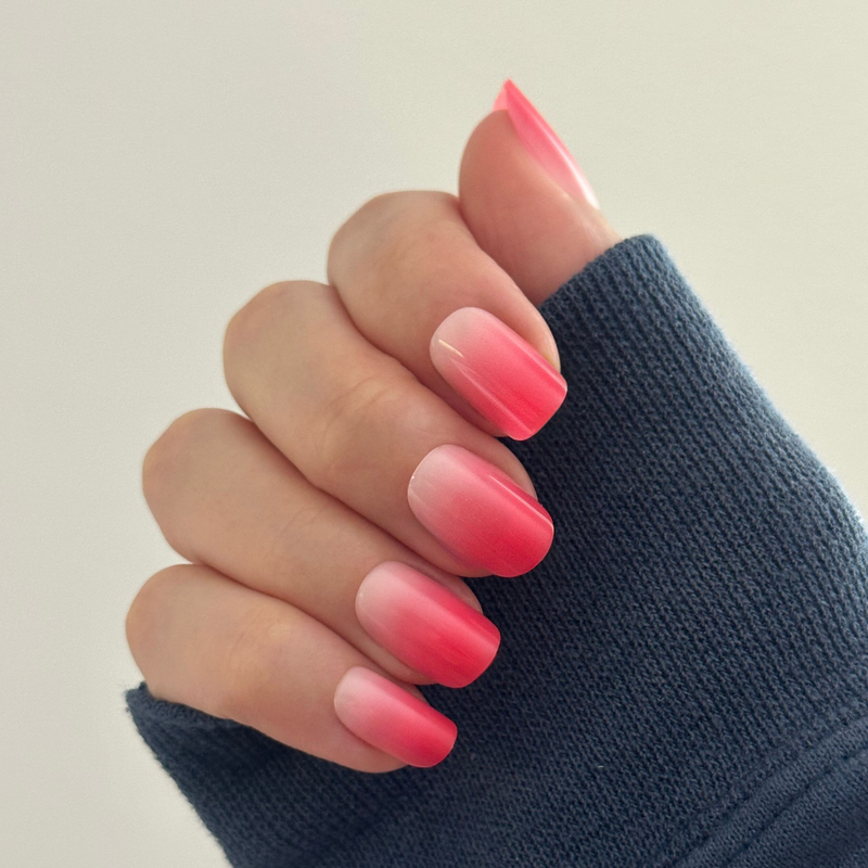 picture of Berry Syrup Gradient - Press-On | Short | Squoval