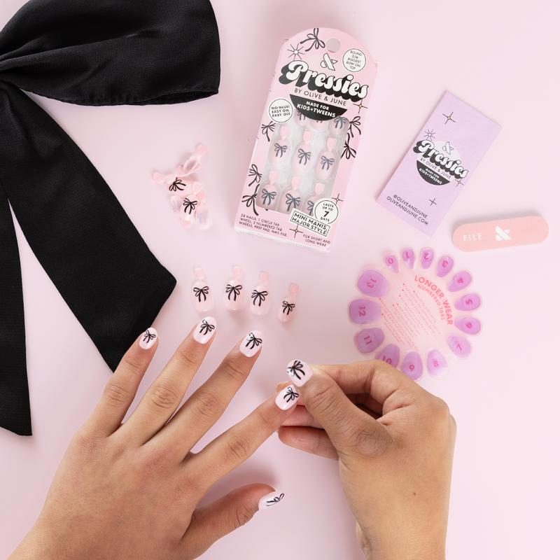 Biggest Bow On Top - Pressies | Short Medium | Round - Pressies