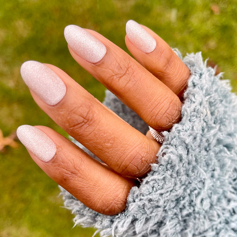 picture of Platinum Velvet - Press-On | Medium | Oval