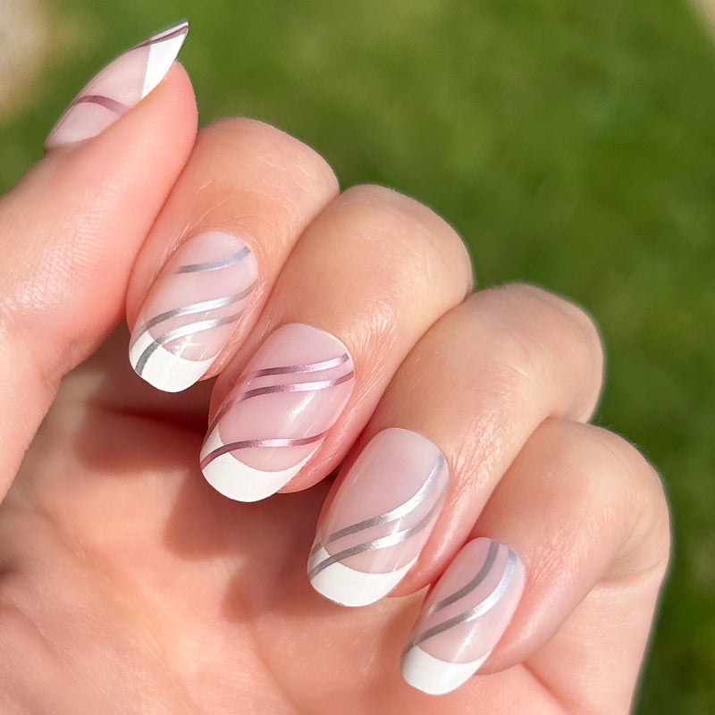 picture of Metallic Linear French - Press-On | Short | Round