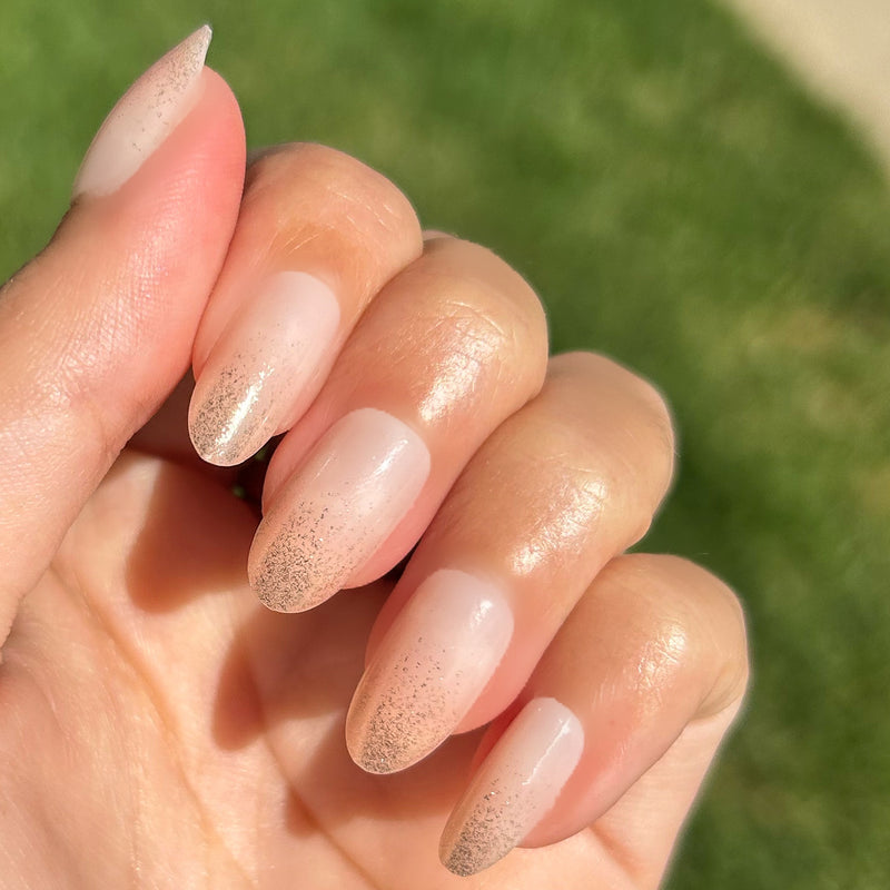 picture of Pink Glitter Gradient - Press-On | Medium | Oval