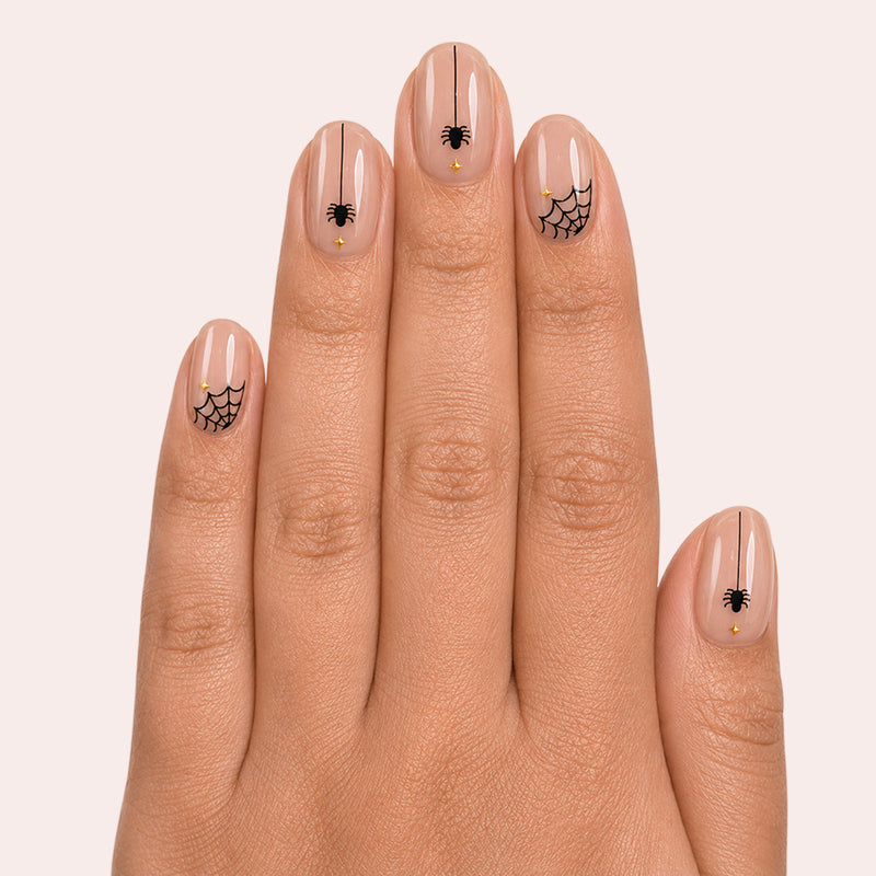 Caught in a Cute Web - Pressies | Short Medium | Round