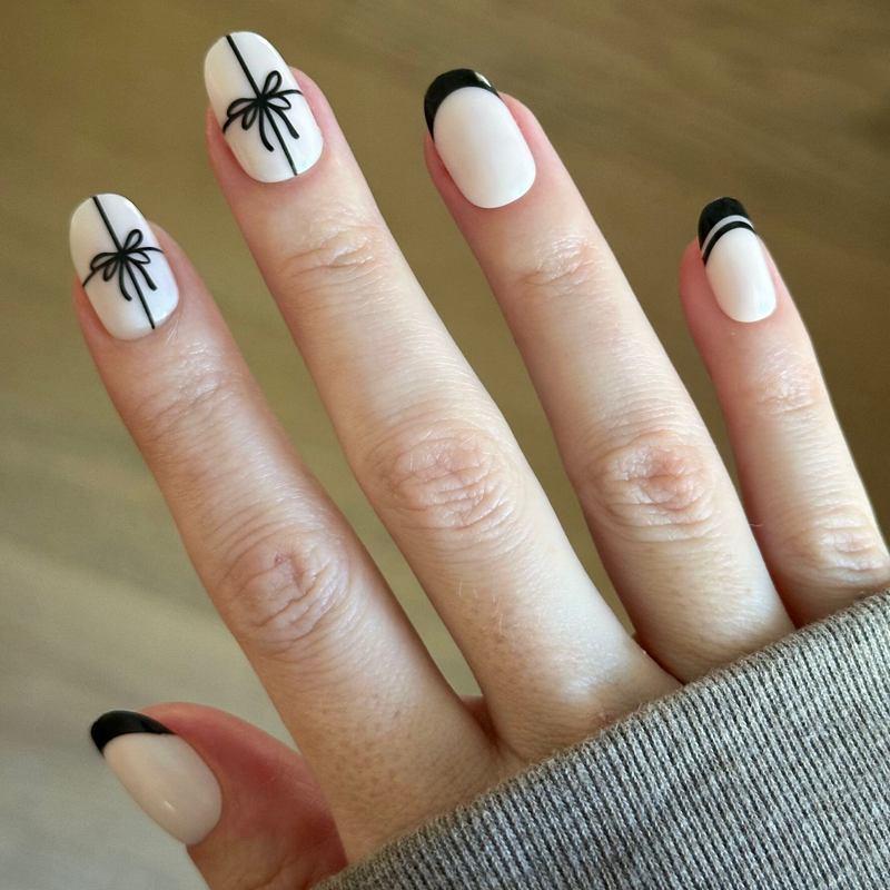 picture of Chrome Mixed Bows - Tab Press-On | Short | Round