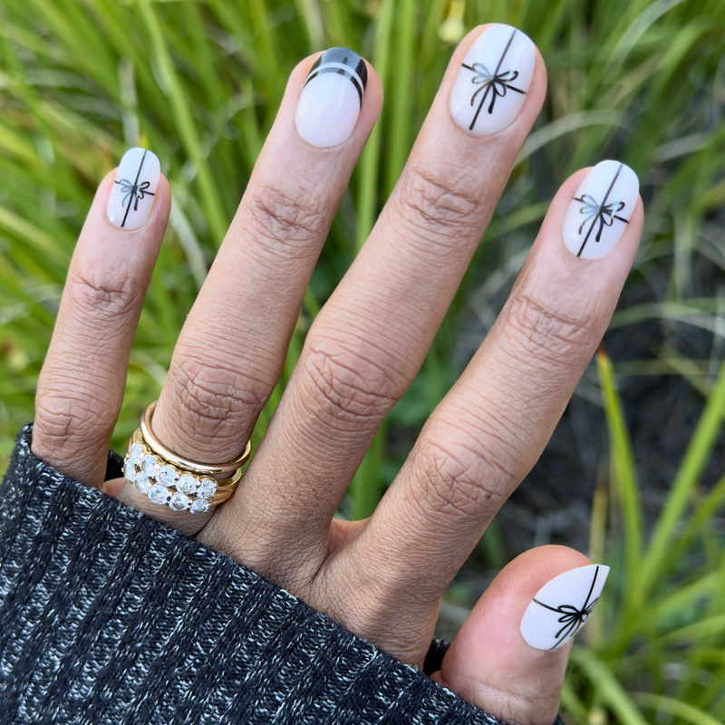 picture of Chrome Mixed Bows - Tab Press-On | Short | Round