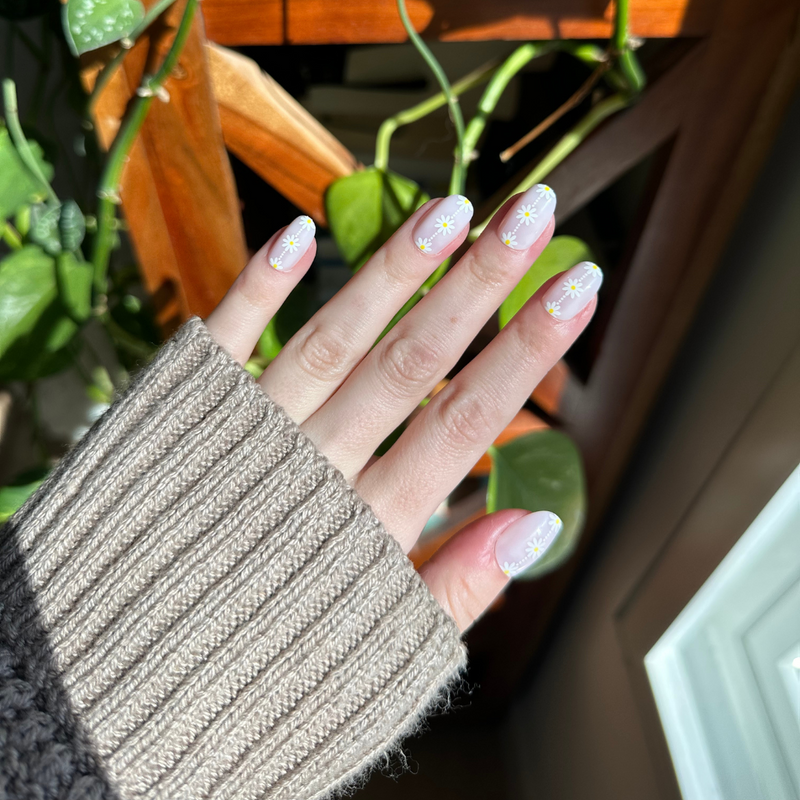 picture of Daisy Chain - Press-On | Short | Round