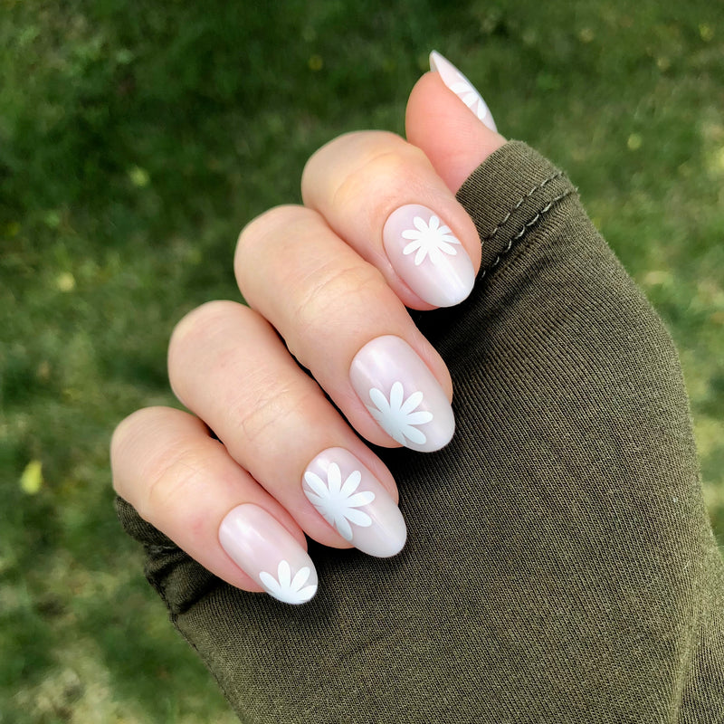 Daisy Pop | Medium | Oval - Tab Press-On - Tab Press-On