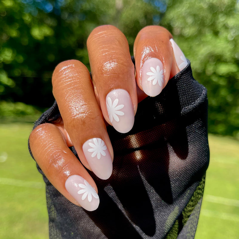 Daisy Pop | Medium | Oval - Tab Press-On - Tab Press-On