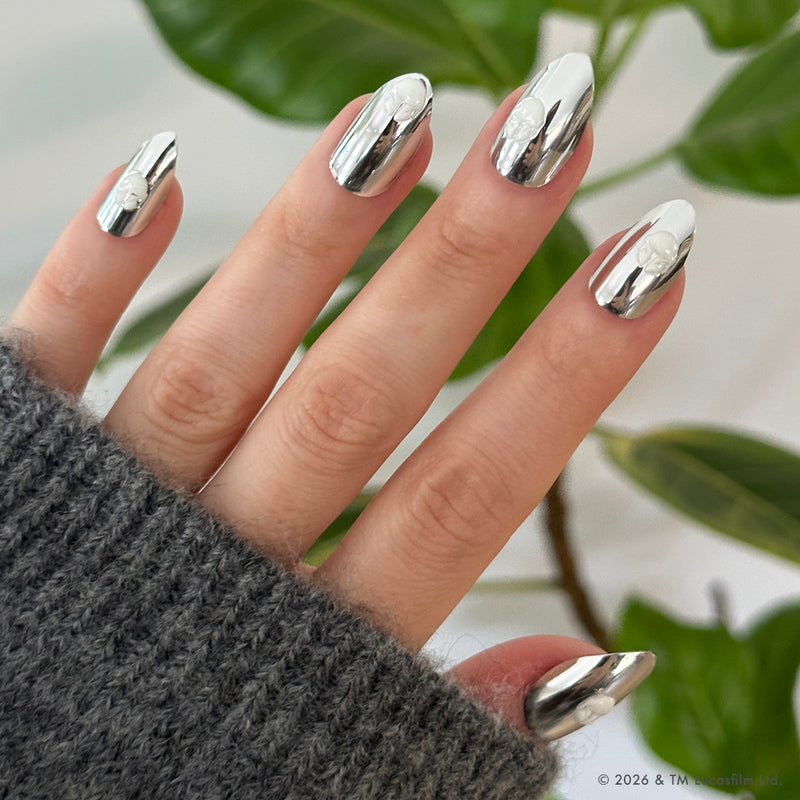 Dark Saber Holographic Chrome - Press-Ons | Medium | Almond - Press-On