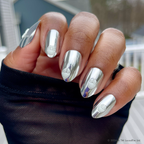 Dark Saber Holographic Chrome - Press-Ons | Medium | Almond