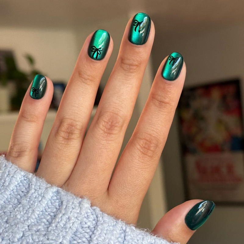 picture of Emerald Velvet with Black Bow - Tab Press-On | Extra Short | Round