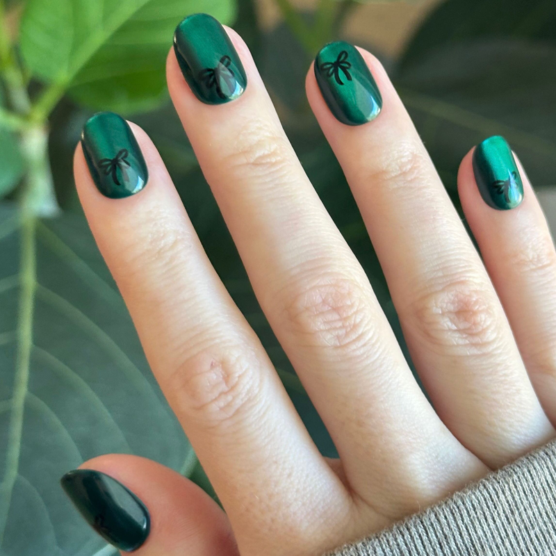 picture of Emerald Velvet with Black Bow - Tab Press-On | Extra Short | Round