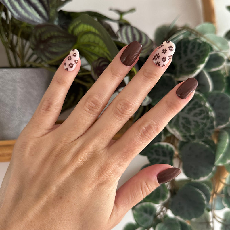 Falling for Flowers | Short | Round - Tab Press-On - Tab Press-On