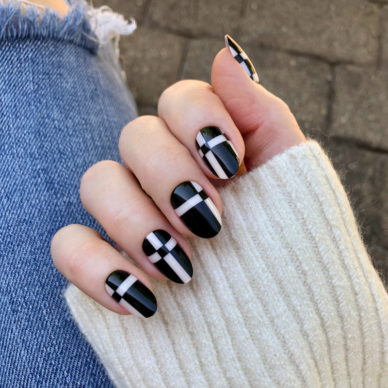 Geometric Plaid | Medium | Oval - Tab Press-On - Tab Press-On