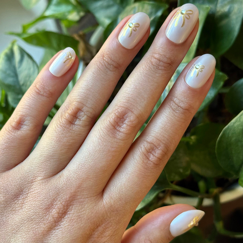 picture of Gold Bow with Gems - Press-On | Short | Round