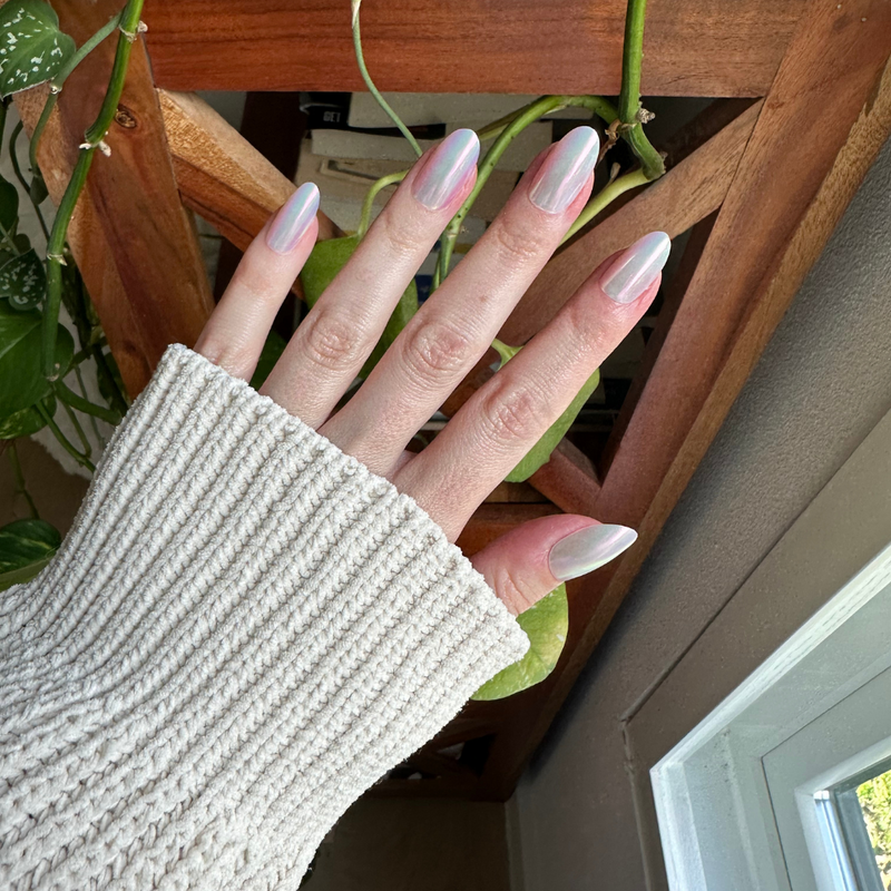 picture of Iridescent Shimmer - Press-On | Medium | Oval