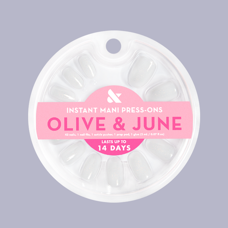 Milky Shimmer - Press-On | Short | Round 