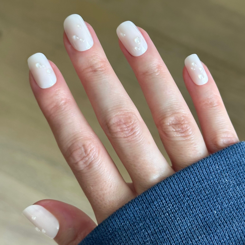 picture of Milky 3D Bubbles - Press-On | Short | Squoval