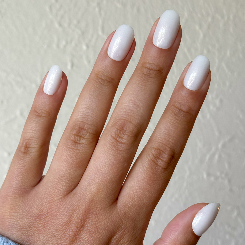 picture of Milky Shimmer - Press-On | Short | Round