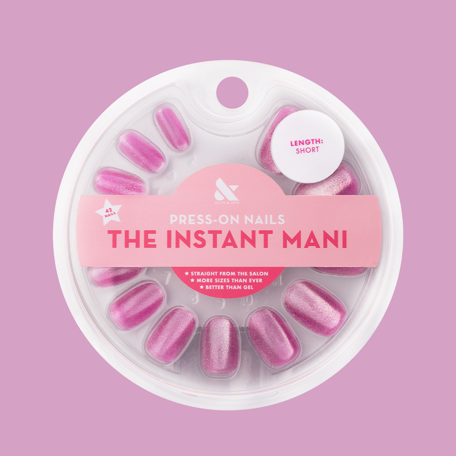 Pink Dream Velvet - Press-On | Short | Round false nails in bright pink with metallic velvet finish for quick at-home mani.