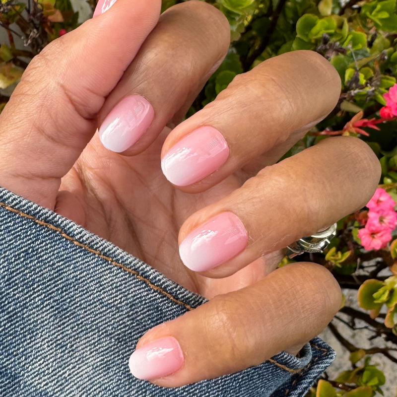 picture of Pink Syrup Gradient - Press-On | Extra Short | Round