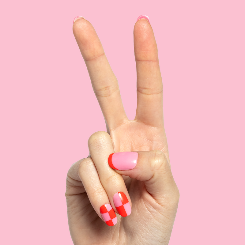 picture of Pink Checker Party | Short | Round - Tab Press-On