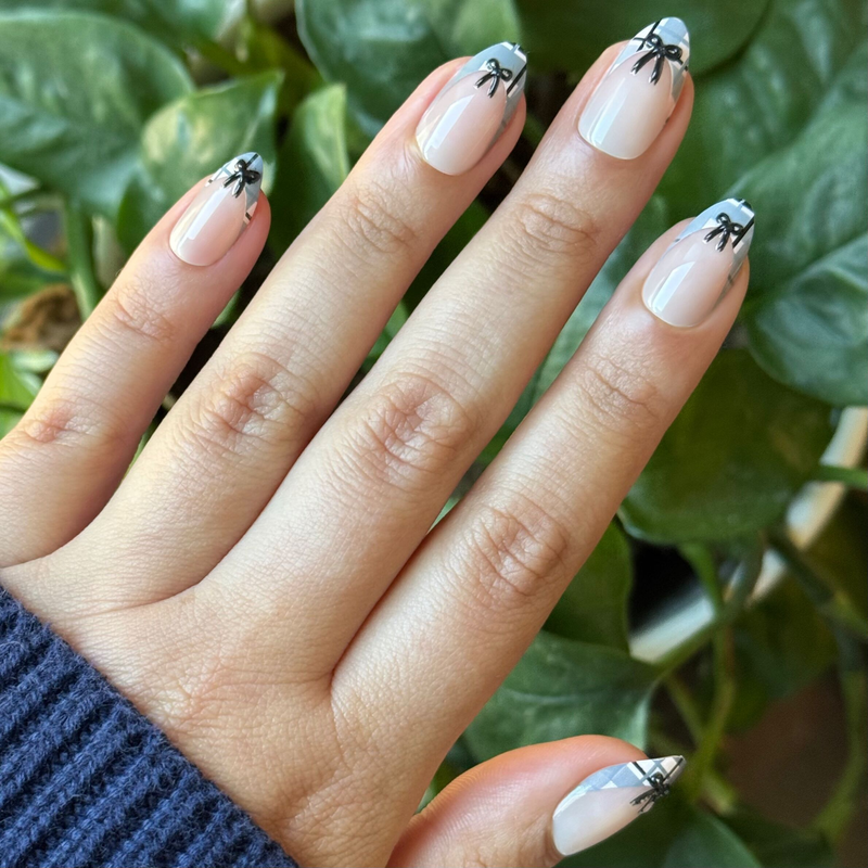 picture of Plaid Print with Bows French - Press-On | Medium | Almond