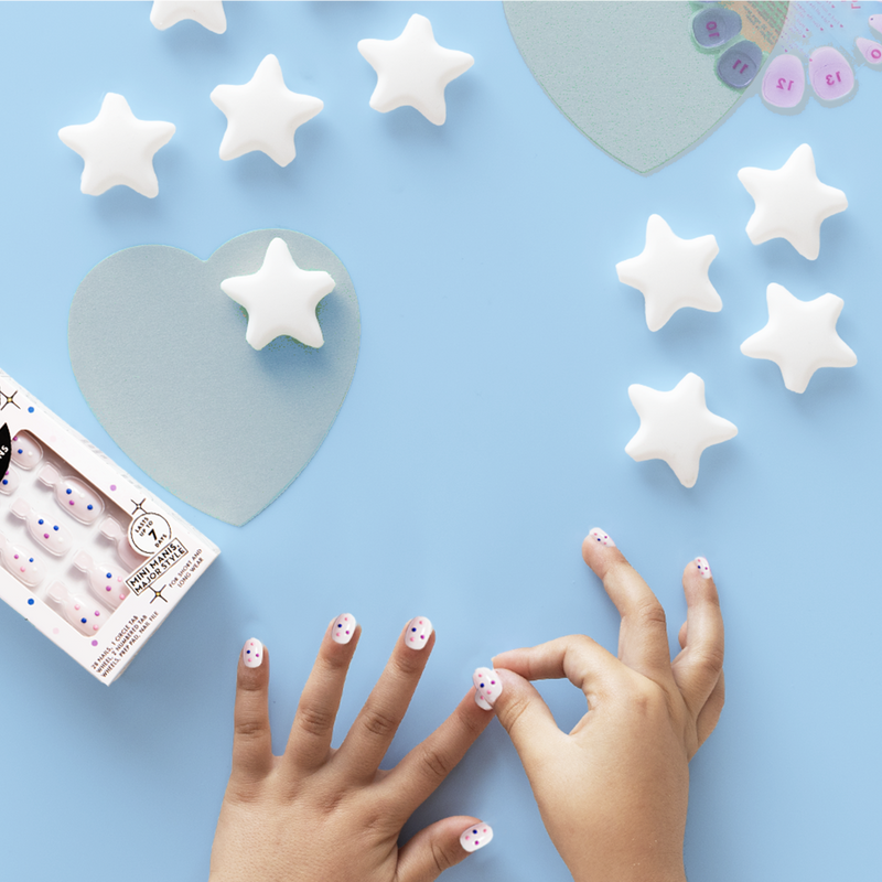 Polka Dot Perfect - Pressies | Short Medium | Round