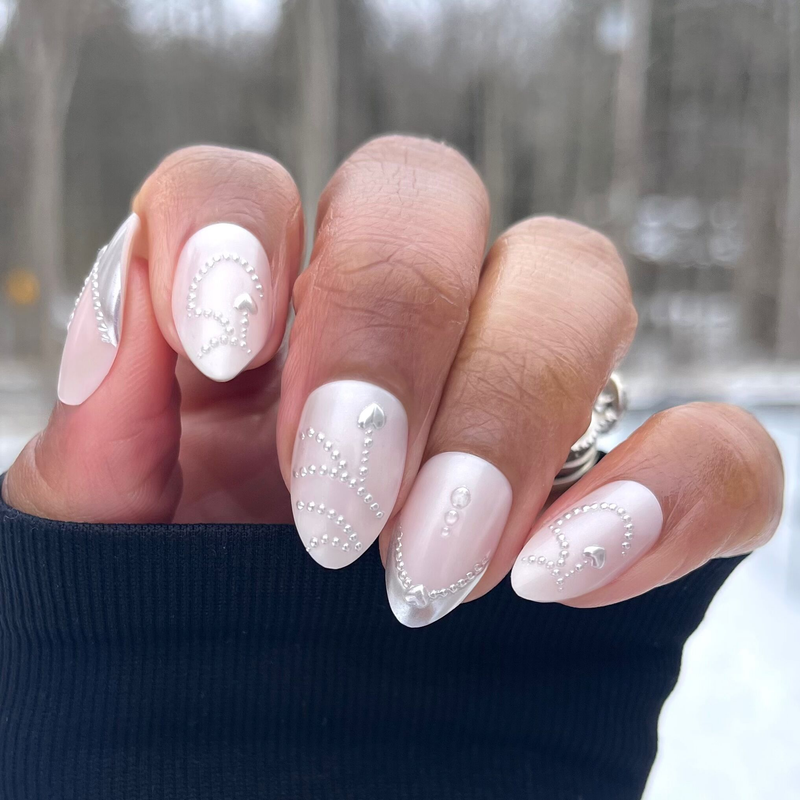 Pretty in Pearls French  - Press On | Medium | Almond - Press-On