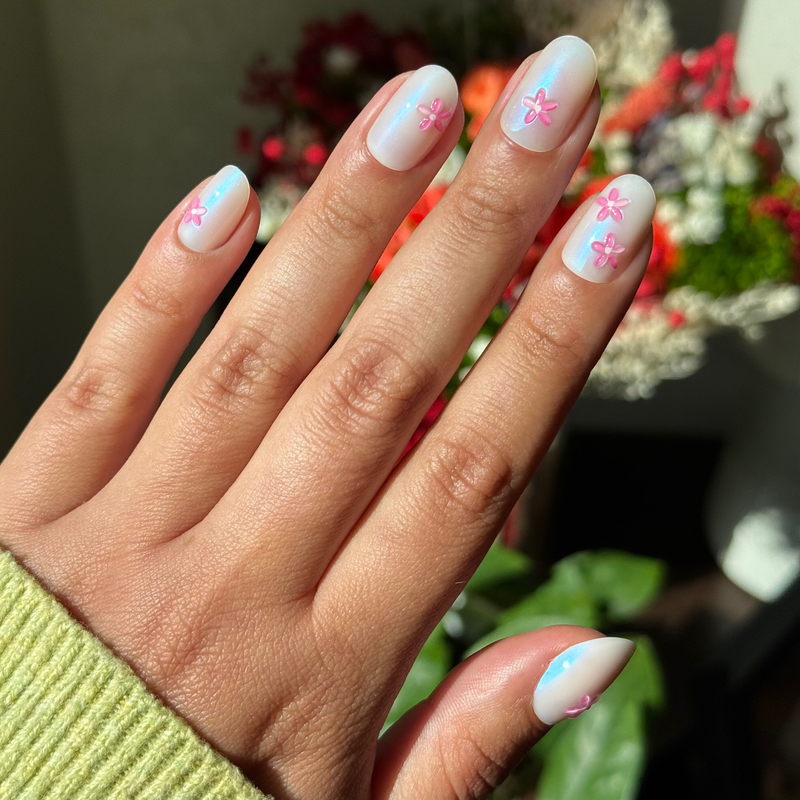 picture of Puffy Petal Iridescent - Press-On | Short | Round