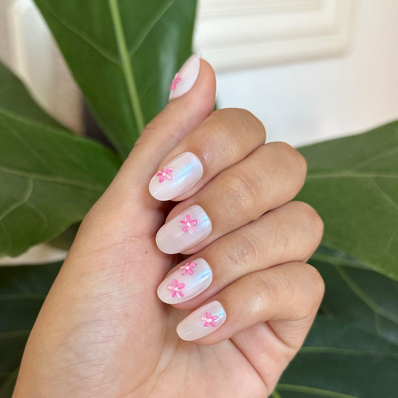 picture of Puffy Petal Iridescent - Press-On | Short | Round