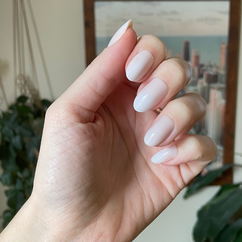 picture of Pure White Syrup Gradient - Press-On | Medium | Oval