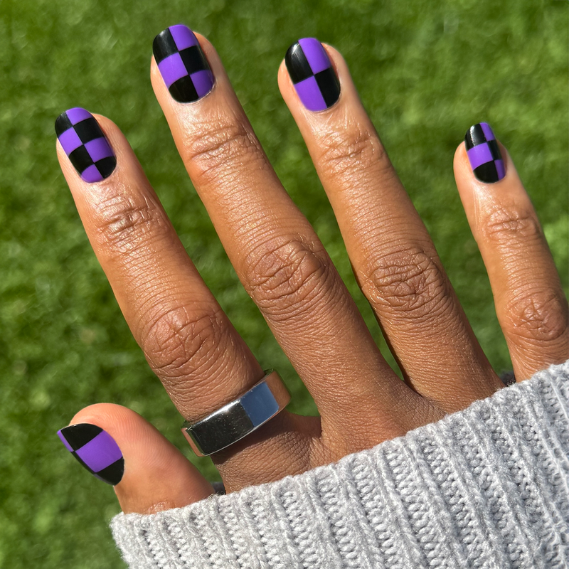 picture of Purple Checker Party | Short | Squoval - Tab Press-On