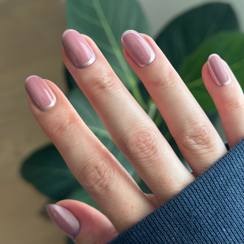 picture of Rosewood Chrome Outline - Press-On | Short | Round