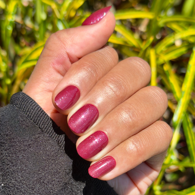 Saucy - Tab Press-On | Short | Round on customer