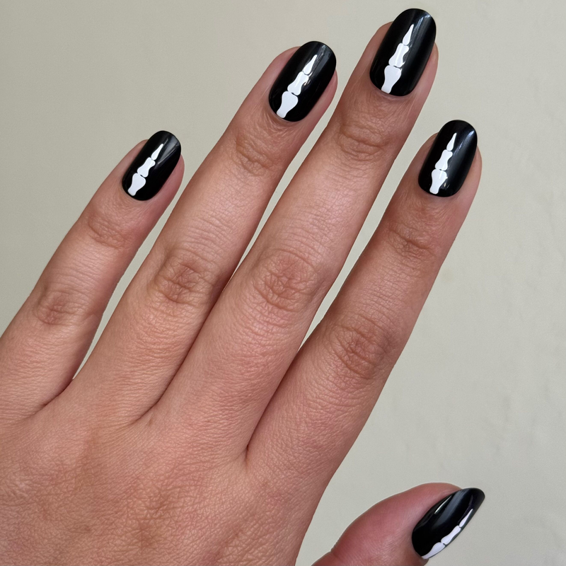 Skeleton Fingers | Short | Round - Tab Press-On