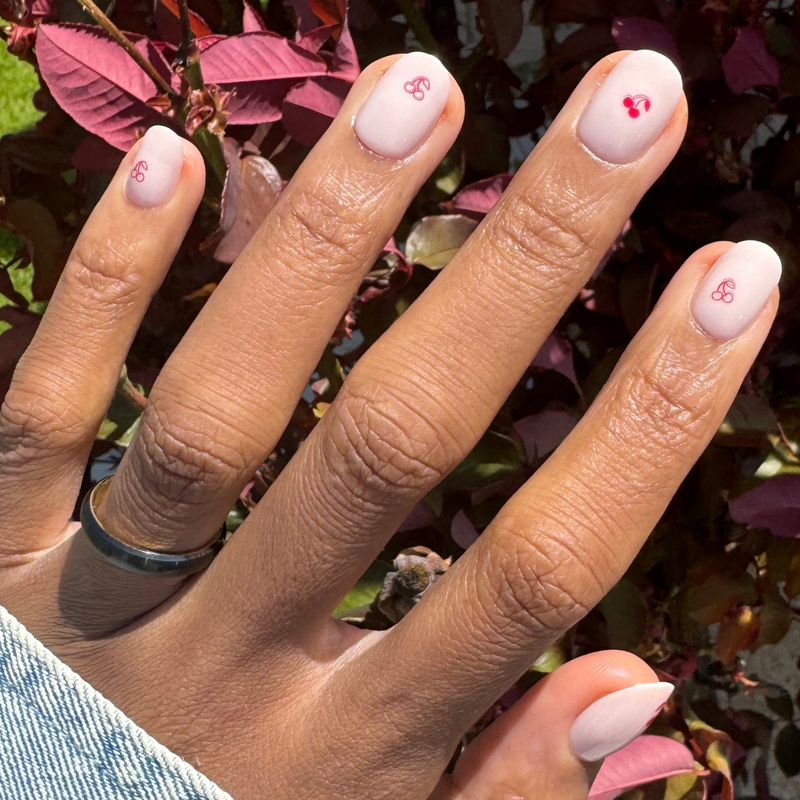 picture of Vampy Cherry | Extra Short | Round - Tab Press-On