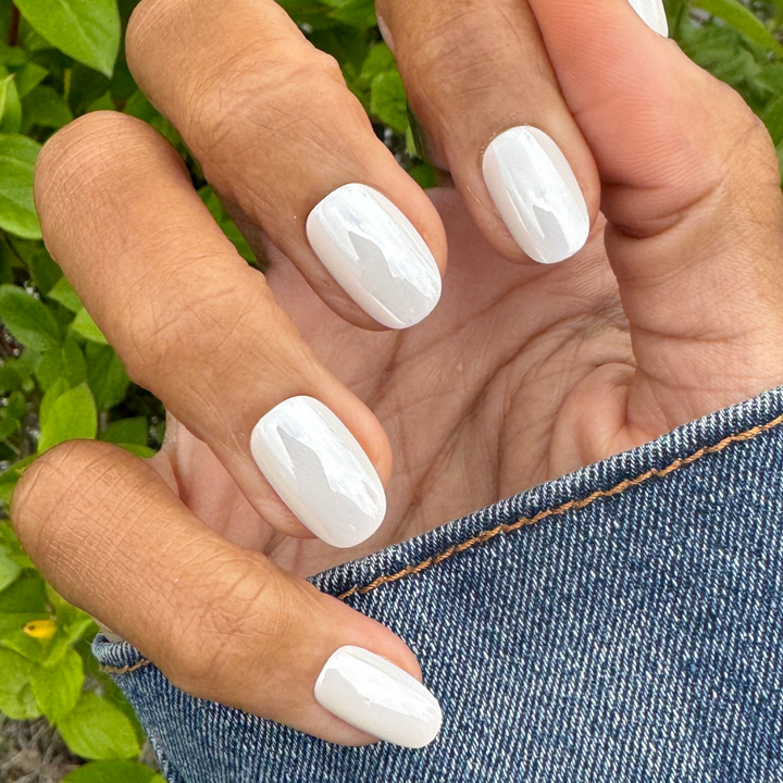 White Chrome - Press-On | Short | Round – Olive and June