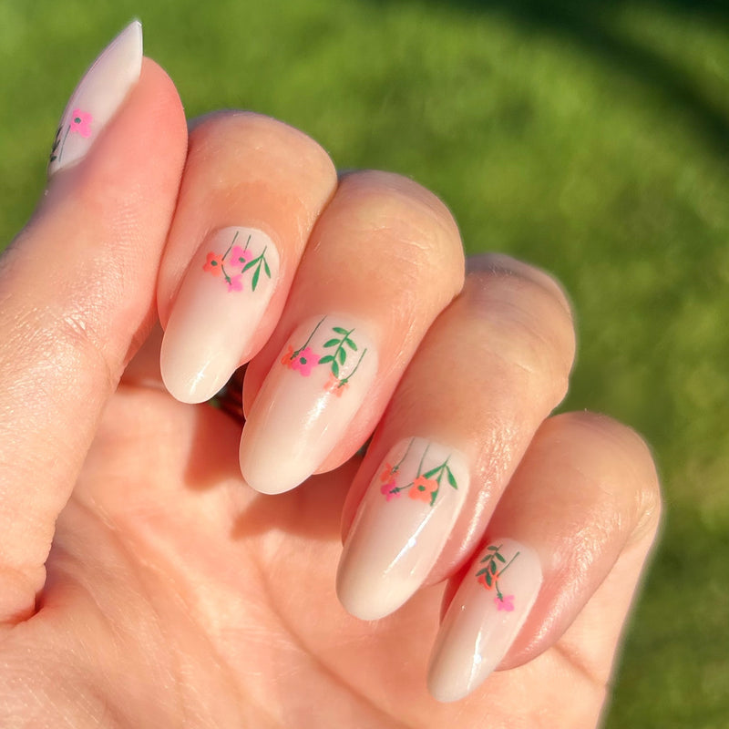 picture of Floral Fields - Press-On | Medium | Oval