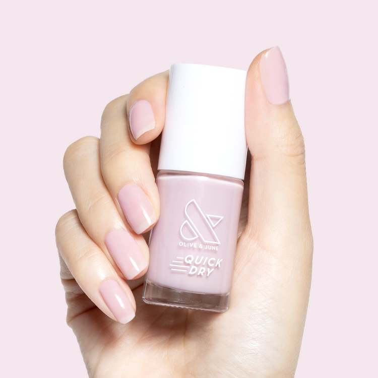 Glossed polish Sheer lavender-pink