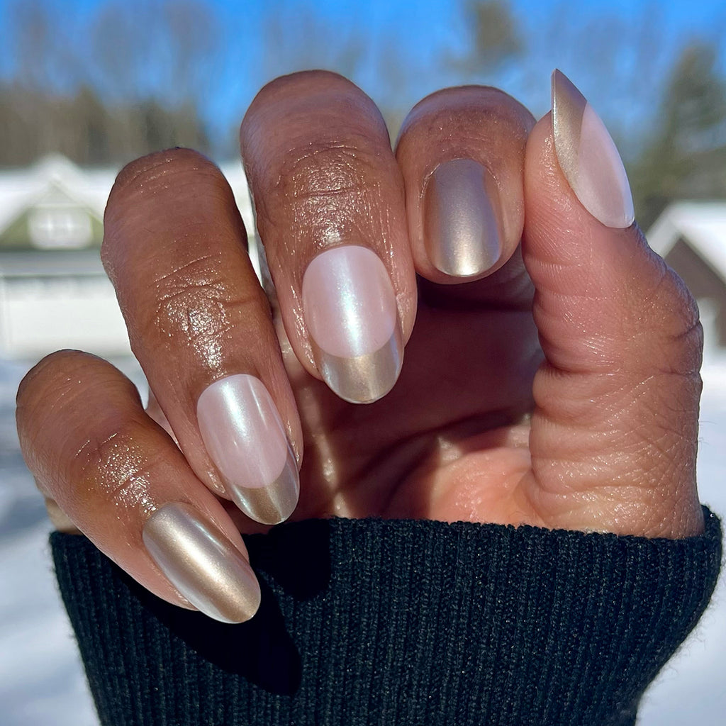 Gold Glimmer French - Press-On | Medium | Oval medium oval nails with solid gold and shimmering French tips for easy mani