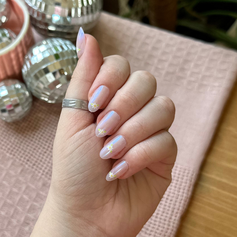 picture of Iridescent Floating Flower - Press-On | Medium | Oval